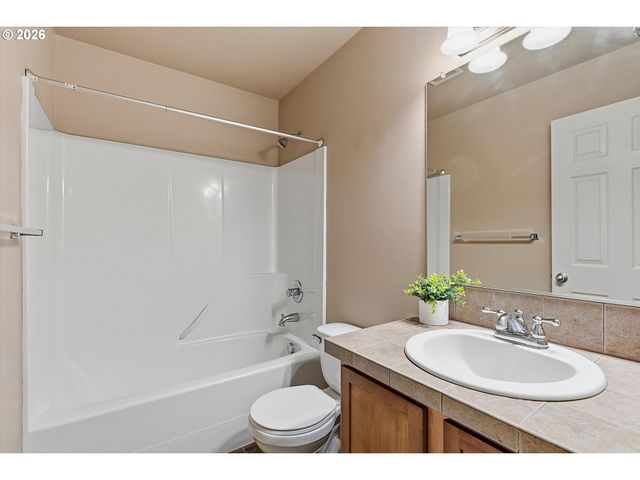 1473 Ne ALEXANDRIA Pl, Hillsboro, OR 97124