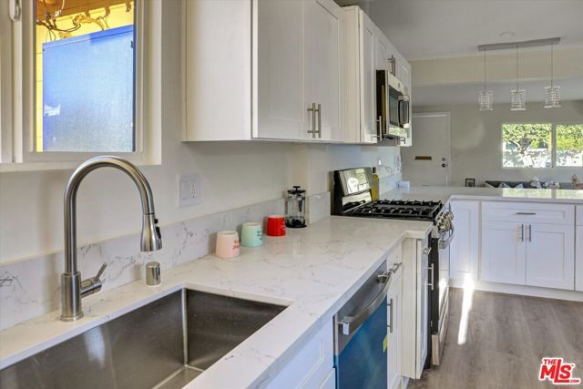 624 W Beach Avenue, Inglewood, CA 90302