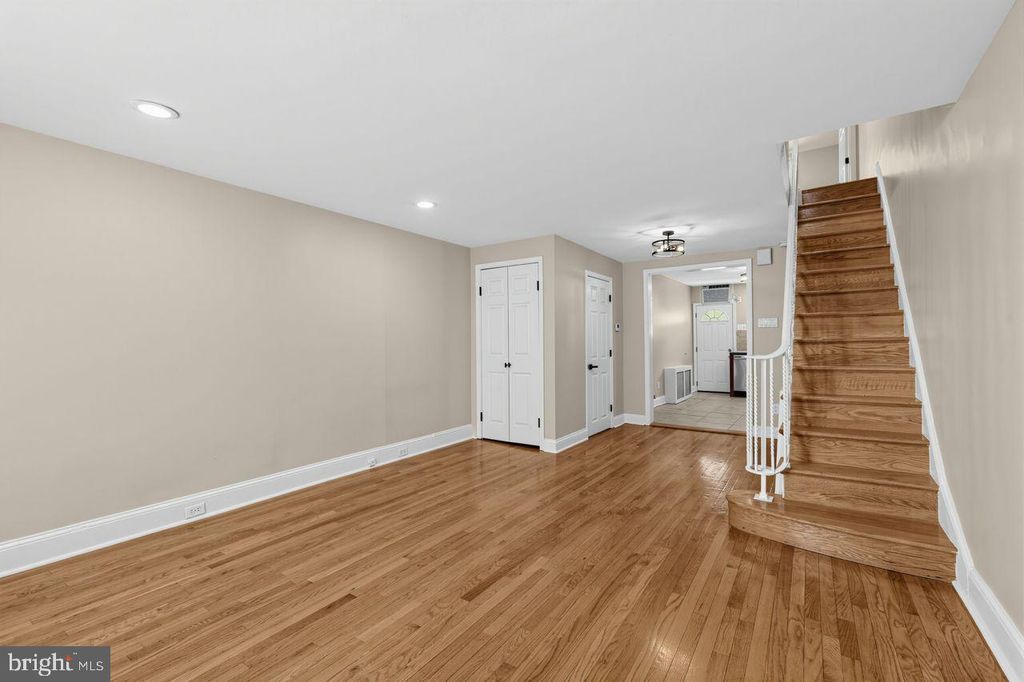 2405 S WARNOCK ST, PHILADELPHIA, PA 19148 — photo 2