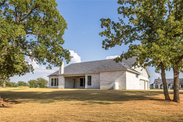 114 Red Bud Road, Boyd, TX 76023