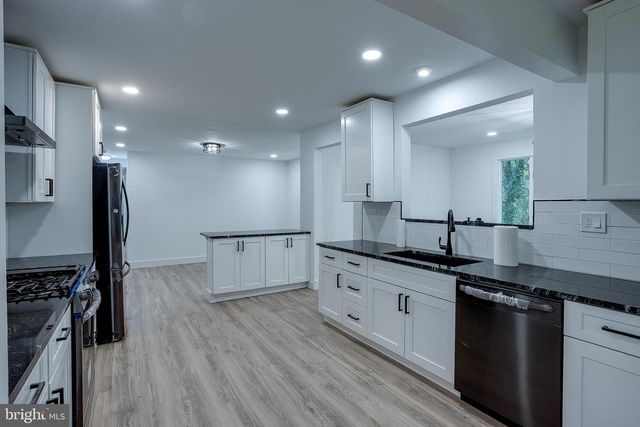 956 N KORFF DR, Vineland, NJ 08360