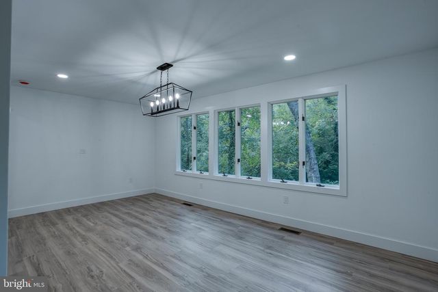956 N KORFF DR, Vineland, NJ 08360