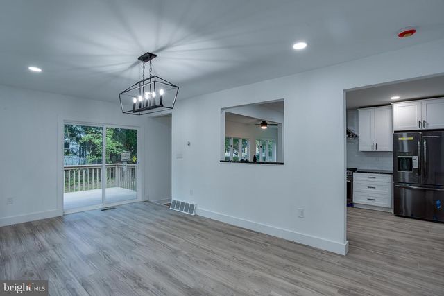 956 N KORFF DR, Vineland, NJ 08360