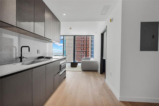 20 NE 11th St 4006, Miami, FL 33132