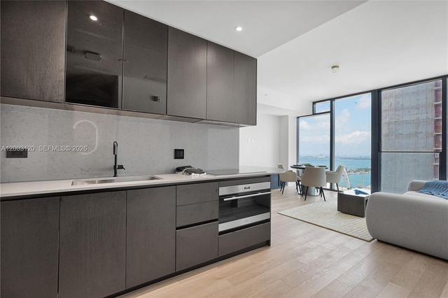 20 NE 11th St 4006, Miami, FL 33132