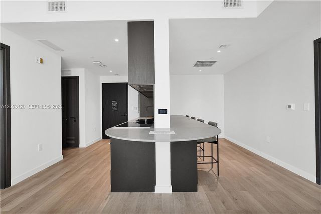 20 NE 11th St 4006, Miami, FL 33132