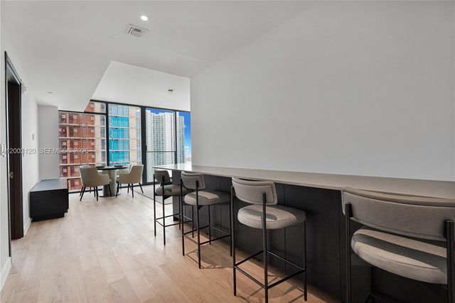 20 NE 11th St 4006, Miami, FL 33132