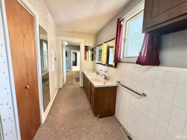 222 S Bluff Street, Monticello, IN 47960