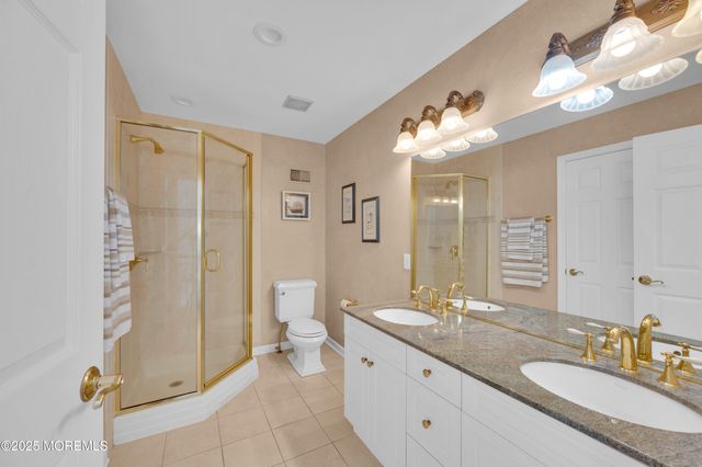 3451 E Lisbon Avenue, Toms River, NJ 08753