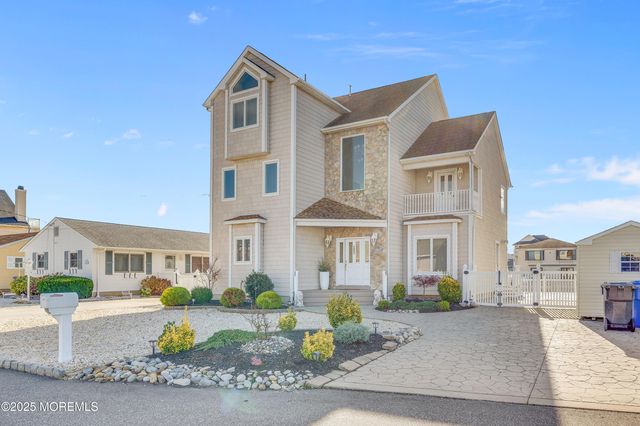 3451 E Lisbon Avenue, Toms River, NJ 08753