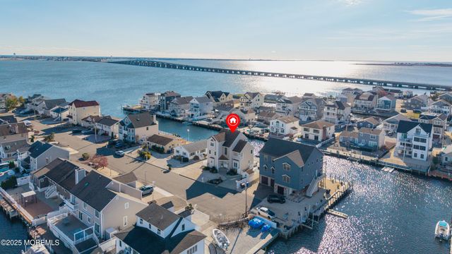 3451 E Lisbon Avenue, Toms River, NJ 08753