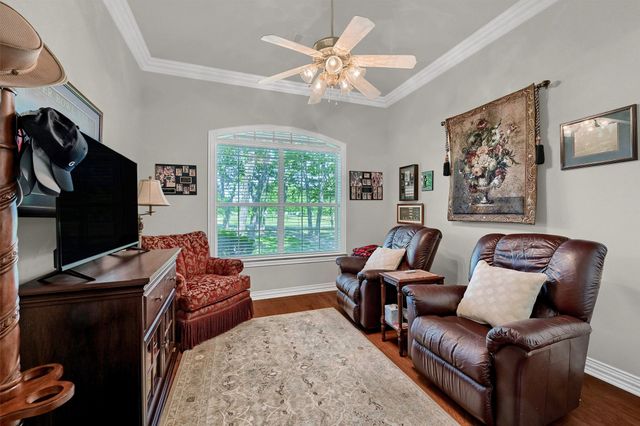 1090 Riley Road, Whitesboro, TX 76273