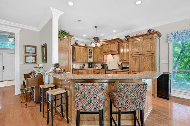 1090 Riley Road, Whitesboro, TX 76273