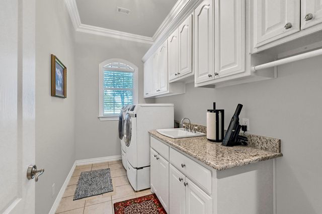 1090 Riley Road, Whitesboro, TX 76273