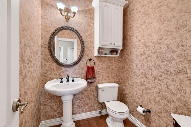 1090 Riley Road, Whitesboro, TX 76273