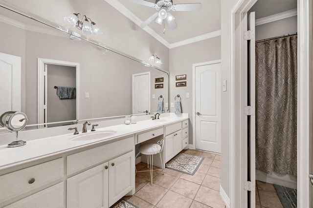 1090 Riley Road, Whitesboro, TX 76273
