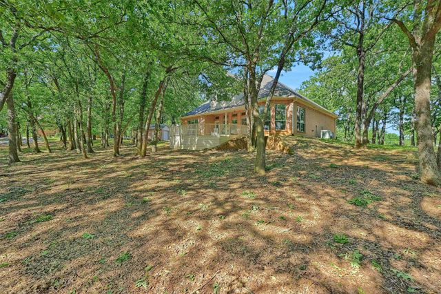 1090 Riley Road, Whitesboro, TX 76273