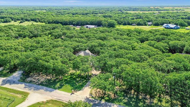 1090 Riley Road, Whitesboro, TX 76273
