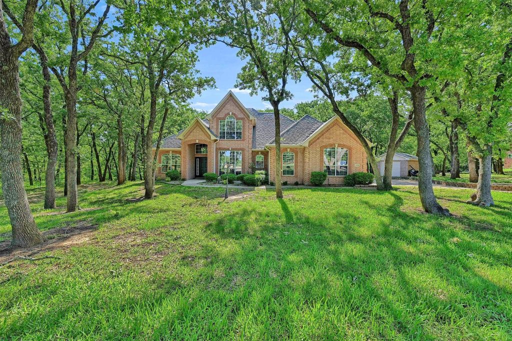 1090 Riley Road, Whitesboro, TX 76273