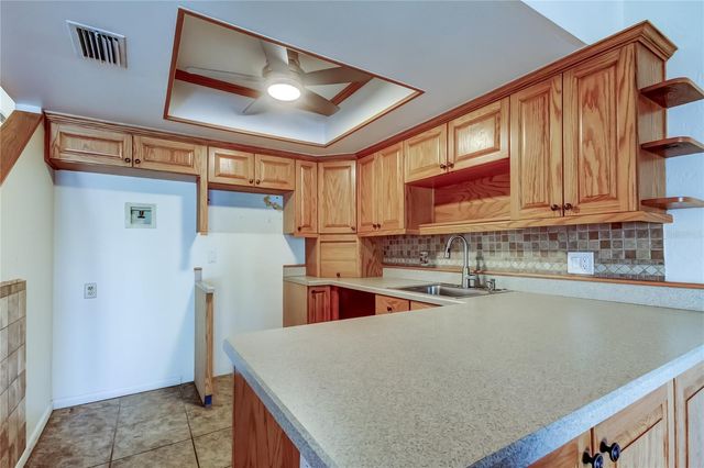 200 MERES BOULEVARD 11, Tarpon Springs, FL 34689