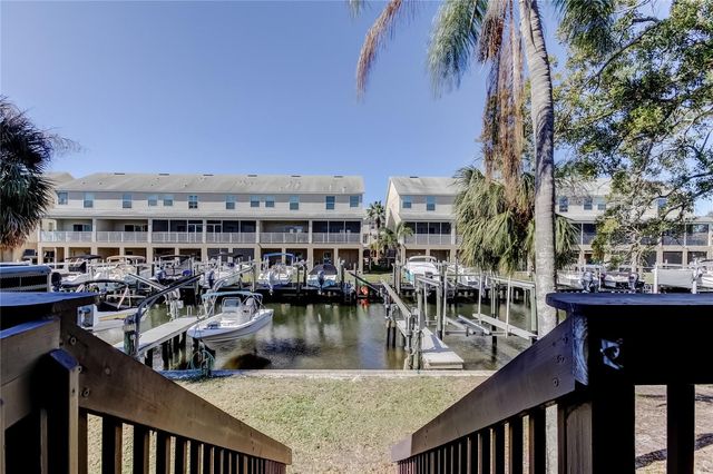 200 MERES BOULEVARD 11, Tarpon Springs, FL 34689