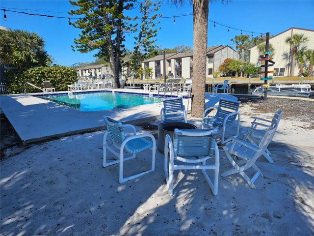 200 MERES BOULEVARD 11, Tarpon Springs, FL 34689