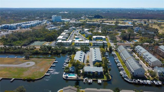 200 MERES BOULEVARD 11, Tarpon Springs, FL 34689