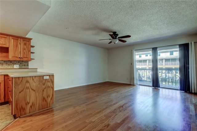 200 MERES BOULEVARD 11, Tarpon Springs, FL 34689