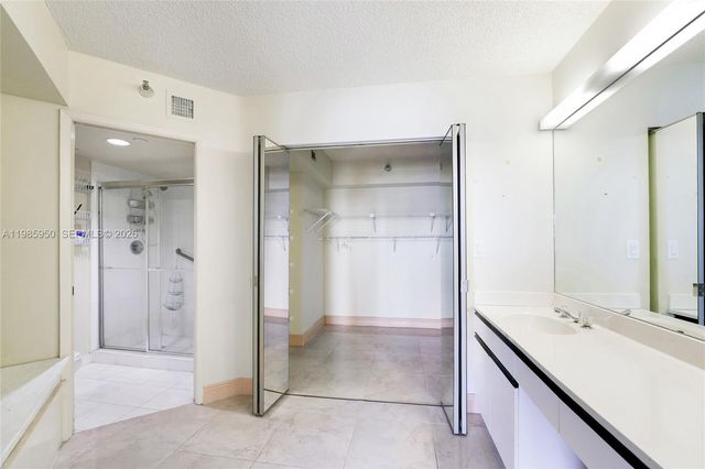 19101 NE 36th Court 705, Aventura, FL 33180