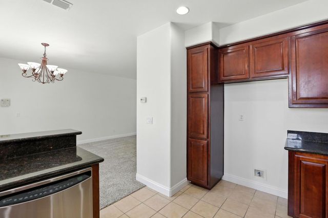 5423 Knotty Pine Way, Sacramento, CA 95835