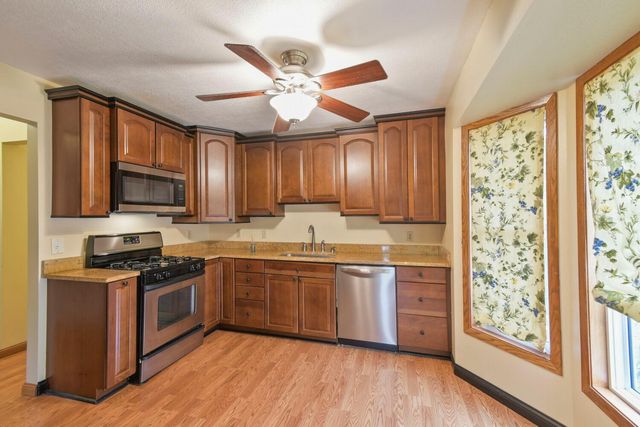 709 74th Avenue N, Brooklyn Park, MN 55444