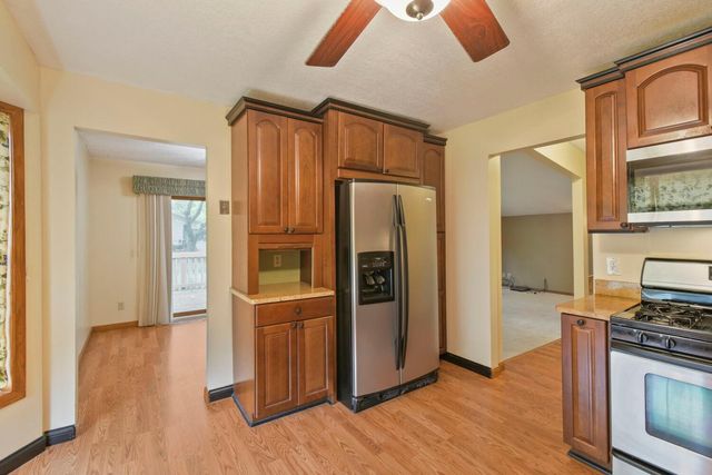 709 74th Avenue N, Brooklyn Park, MN 55444
