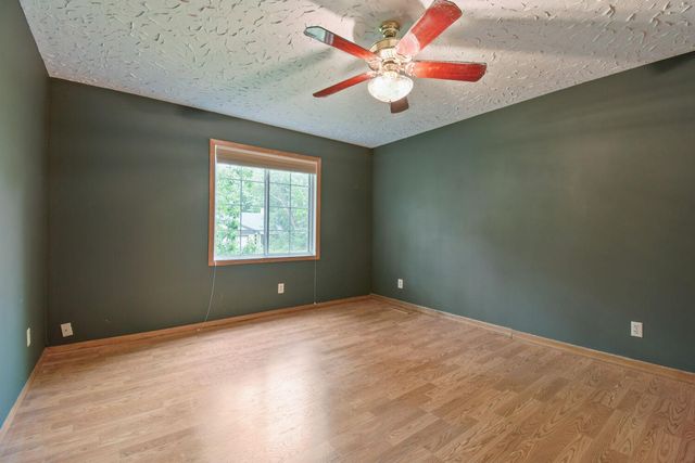 709 74th Avenue N, Brooklyn Park, MN 55444