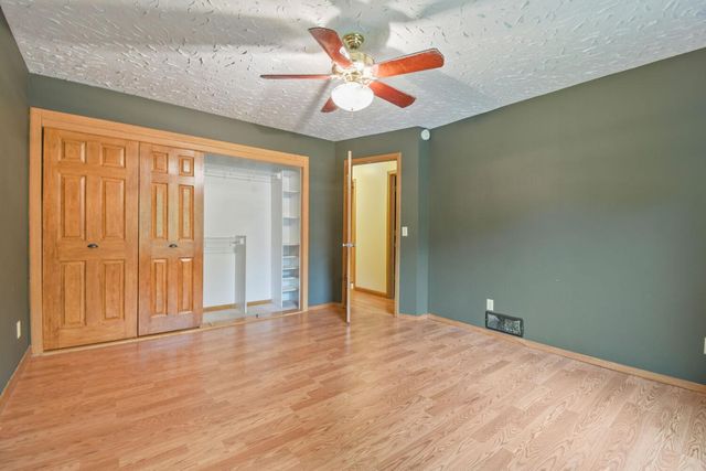 709 74th Avenue N, Brooklyn Park, MN 55444