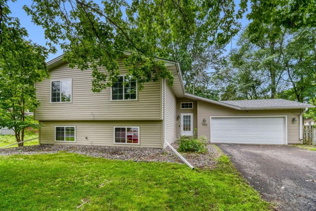 709 74th Avenue N, Brooklyn Park, MN 55444