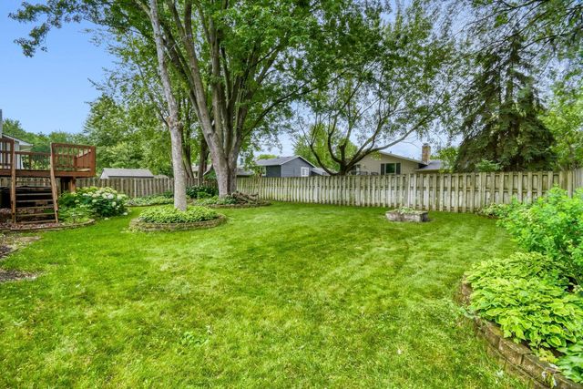 709 74th Avenue N, Brooklyn Park, MN 55444