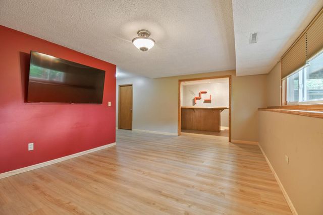 709 74th Avenue N, Brooklyn Park, MN 55444