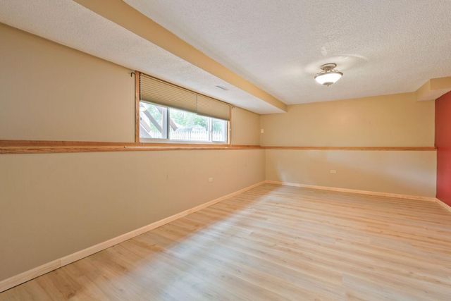 709 74th Avenue N, Brooklyn Park, MN 55444