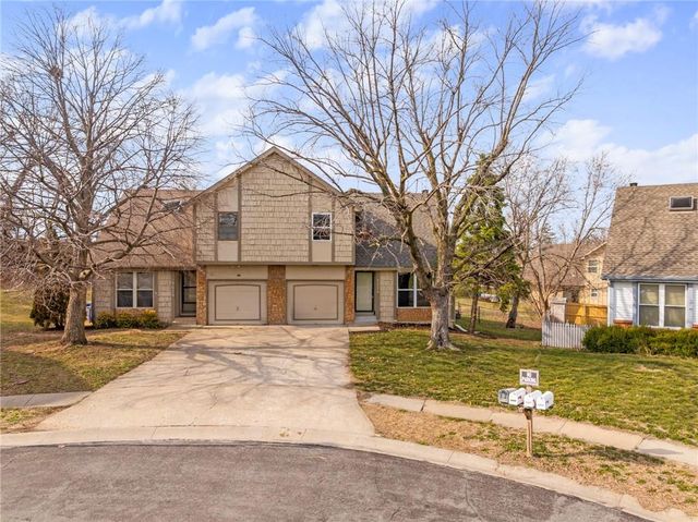 9526 W 78th Street, Overland Park, KS 66204