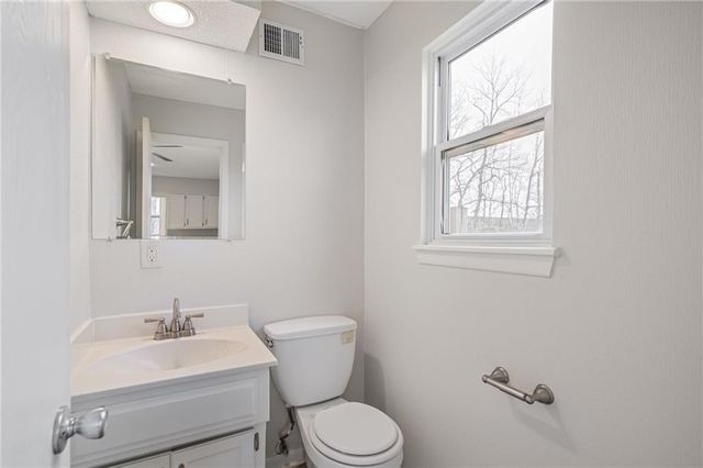 9526 W 78th Street, Overland Park, KS 66204