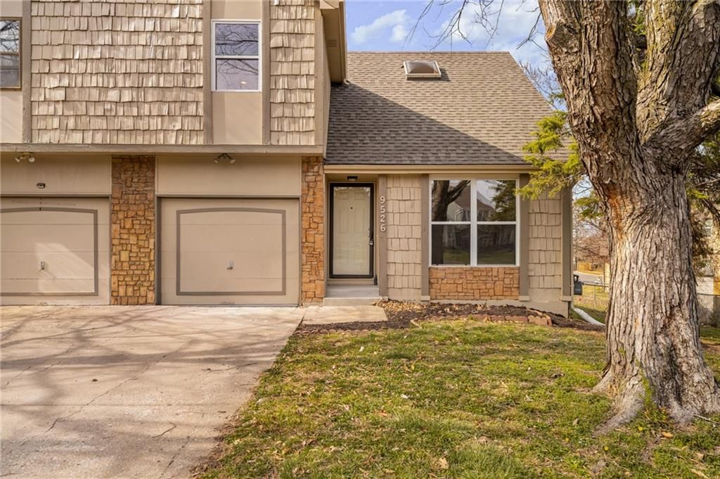 9526 W 78th Street, Overland Park, KS 66204