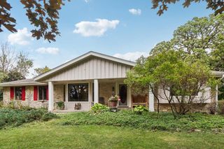 S40W34002 Highland COURT, Dousman, WI 53118