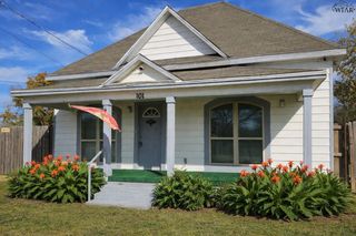 101 S WALNUT STREET, Petrolia, TX 76377