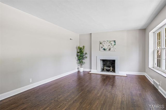 7356 Dorset Avenue, St Louis, MO 63130