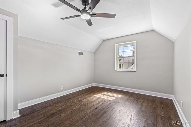 7356 Dorset Avenue, St Louis, MO 63130