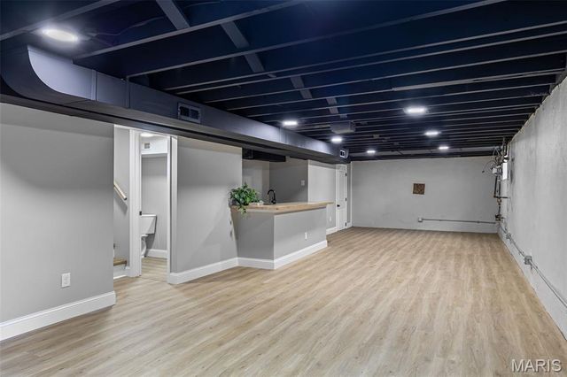 7356 Dorset Avenue, St Louis, MO 63130