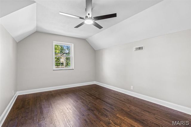 7356 Dorset Avenue, St Louis, MO 63130