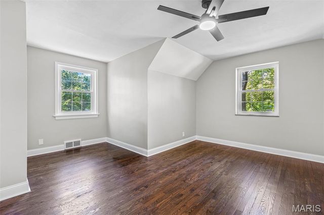 7356 Dorset Avenue, St Louis, MO 63130