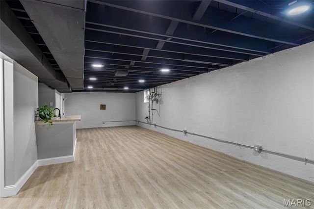 7356 Dorset Avenue, St Louis, MO 63130
