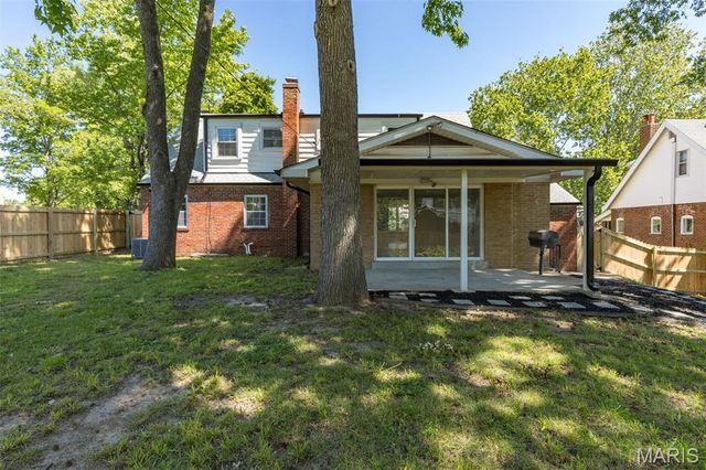 7356 Dorset Avenue, St Louis, MO 63130